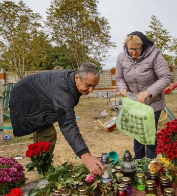 Валентину Козир, у якої під час ракетного обстрілу Грози загинули чоловік, донька, син та внук, врятувала... Волинь