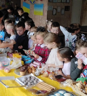 Учні в Рівному зібрали 100 тисяч на ЗСУ