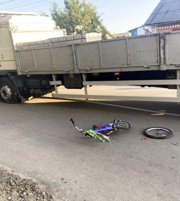 У Костополі під колесами вантажівки загинув 5-річний хлопчик