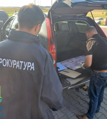 На Волині чиновника спіймали на хабарі