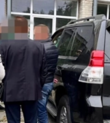 Начальника управління Волинської обласної військової адміністрації підозрюють в одержанні хабаря