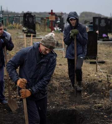 Рідні загиблих та постраждалі від терористичної атаки в селі Гроза отримають грошову допомогу з обласного бюджету