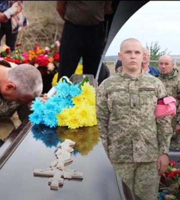 Назавжди 29: на Одещині попрощалися з воїном, який загинув у боях на Херсонщині
