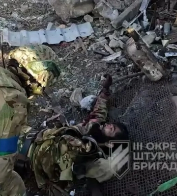 Бійці 3-ї штурмової взяли в полон російського командира: відео