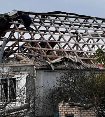 Ворог обстріляв Комишани на Херсонщині, поранено жінку, пошкоджено 30 будинків. ФОТО
