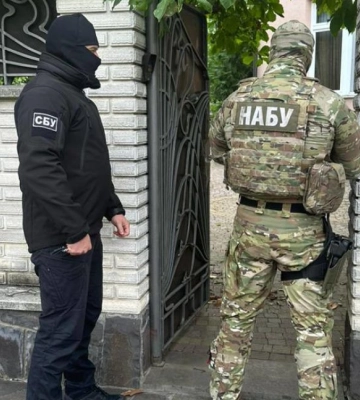На Закарпатті відбуваються обшуки у мера Мукачева, голови райради та дипломата, – журналіст