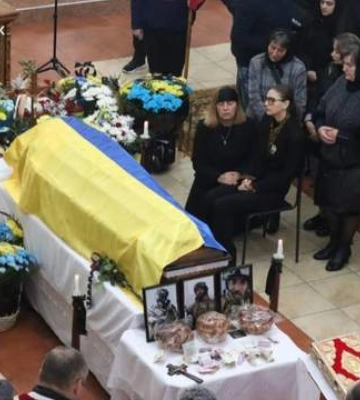 В Ивано-Франковске прощаются с воином-музыкантом Андреем Чепилем, который погиб в Запорожье