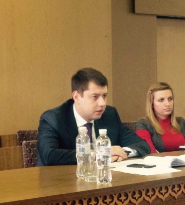 Заволодіння землею під Києвом: експосадовця залишили під вартою