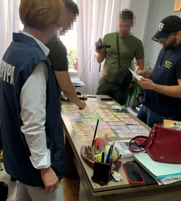 7 років тюрми отримала чиновниця Львівської міськради за фіктивні документи для ухилянтів