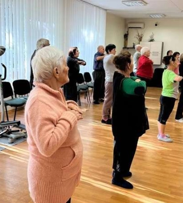 Від фізичної активності до різних оздоровчих процедур. Як у Дніпровському терцентрі піклуються про підопічних