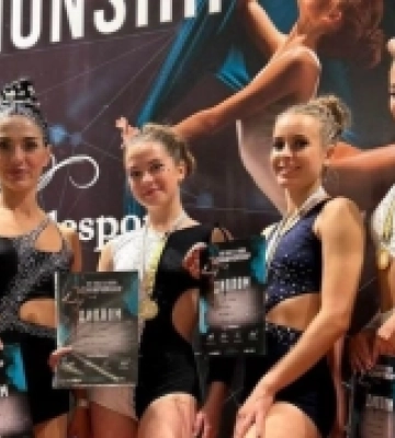 Повітряні гімнастки з Нововолинська здобули перемоги на Всеукраїнському чемпіонаті