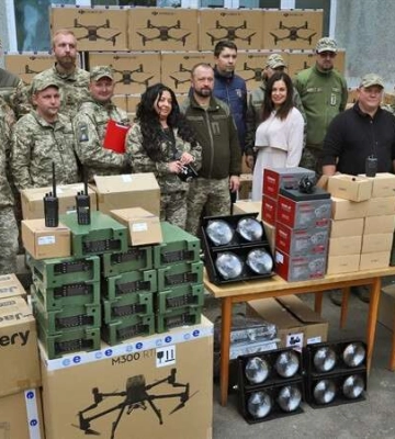 Дніпро продовжує забезпечувати військових необхідним. Бійці показали чергову велику партію техніки від міста