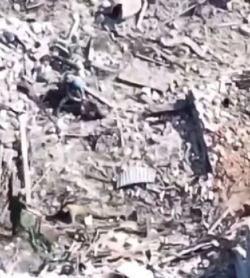 Російська артилерія вбила свого солдата, який здався у полон. ВIДЕО
