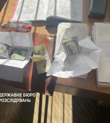 На Львівщині лікарка намагалася з’їсти хабар, який вимагала у військового