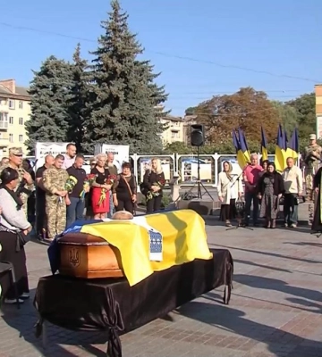 У Рівному попрощалися з 27-річним Ервіном Засанським, який загинув на війні (ВІДЕО)