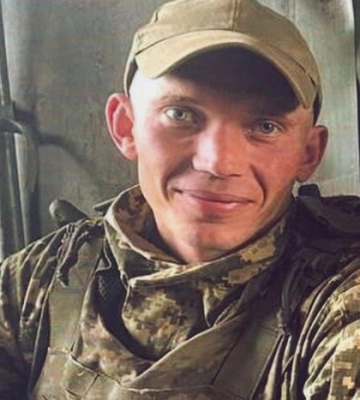 Без батька лишися двоє однорічних малюків. Згадаймо матроса Олександра Яковцова