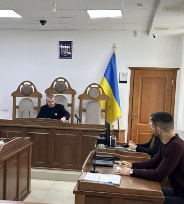У Луцьку судять засновника благодійного фонду за переправлення ухилянтів