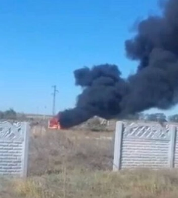 Ворог із дрона атакував поминальну процесію на кладовищі у передмісті Херсону, троє поранених, один з них - у важкому стані. ФОТО