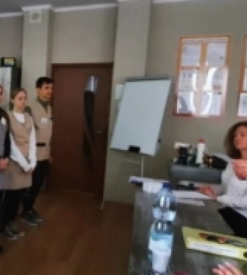 В училищі ресторанного сервісу і торгівлі у Рівному атестували продавців непродовольчих товарів