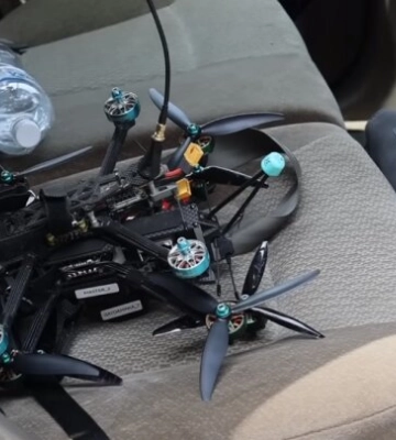 Российские волонтеры массово производят FPV дроны, в Киеве обустраивают территорию озера за 10 миллионов