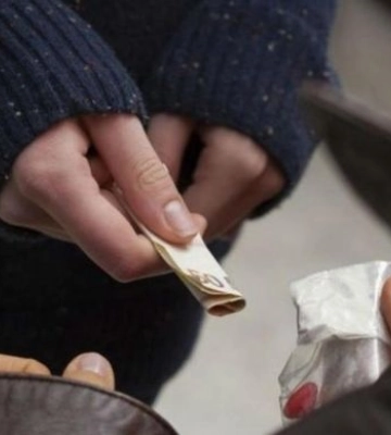 У Миколаєві затримали чоловіка та жінку з наркотиками