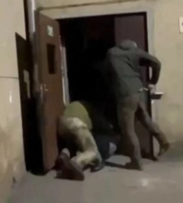 У ТЦК відреагували на затримання силою чоловіка у центрі Львова (ВІДЕО)