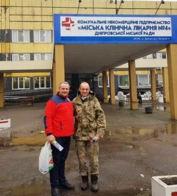 Водія Ужгородської станції екстреної медичної допомоги відзначено почесною нагородою "Золотий Хрест"