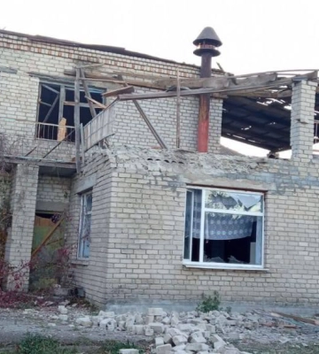 Російські війська вдень обстріляли село на Херсонщині, пошкоджений дитсадок