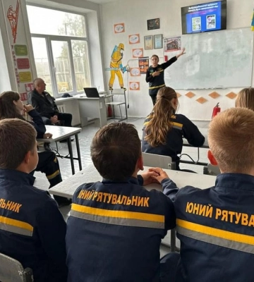 На Рівненщині рятувальники активно проводять для дітей уроки в Класах безпеки