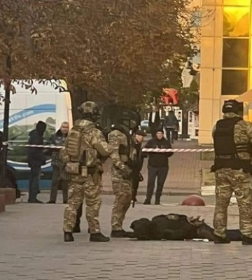 У Києві озброєний чоловік увірвався в бізнес-центр