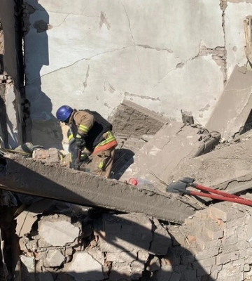 Російські окупанти вперше за війну завдали ракетного удару по Нікополю