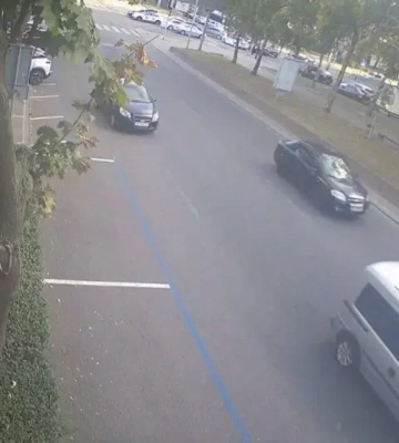 У Дніпрі тролейбус зіштовхнувся з позашляховиком: утворився затор