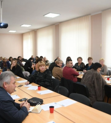 Освітяни Рівненщини навчаються управлінському менеджменту