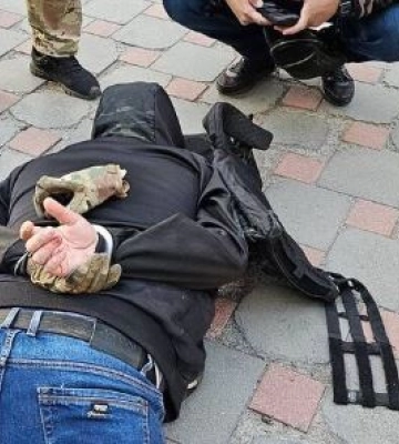 У Києві озброєний чоловік увірвався в бізнес-центр і влаштував стрілянину