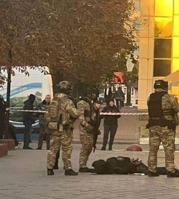У Києві озброєний чоловік увірвався у бізнес-центр (ФОТО)