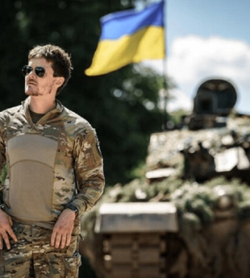 Відомий співак скасував тур і повертається на фронт