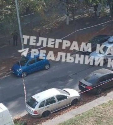 В Киеве на блокпосте военный открыл огонь по автомобилю: есть пострадавший, подробности