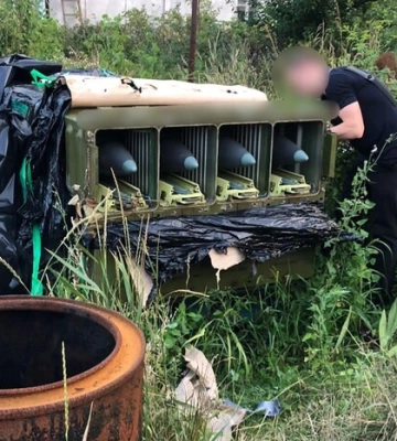 На Київщині чоловіки зберігали зброю окупантів на понад 30 млн грн