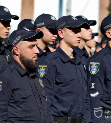 Мер Дніпра привітав курсантів Університету внутрішніх справ зі складанням присяги працівника Нацполіції