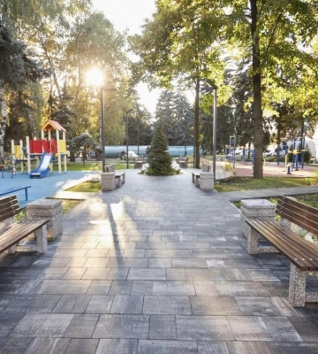 У Дніпрі з&#039;явився новий міні-сквер: фото