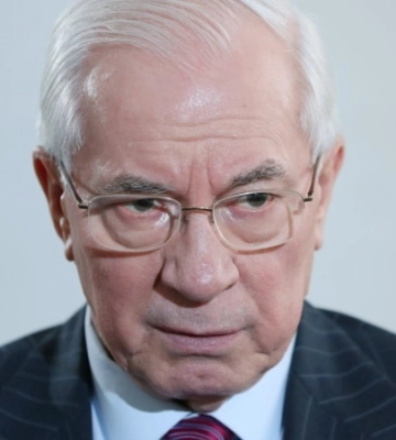 Чиновница РГА в Киеве вела Telegram-канал Азарова и готовила ему тексты для публичных выступлений. Ей сообщили о подозрении. Фото, видео