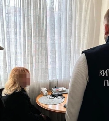Суд взяв під варту посадовицю київської РДА, яка вела соцмережі експрем&#039;єра Азарова
