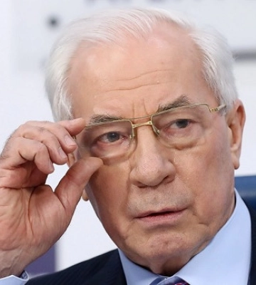Азарову и двум его приспешницам сообщили о подозрении: одна из них - чиновница столичной РГА