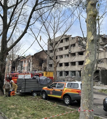 Мешканці зруйнованого ракетним ударом будинку на Адміральській вважають, що його можна відбудувати – в ДЖКГ кажуть, що навряд чи&amp;hellip;