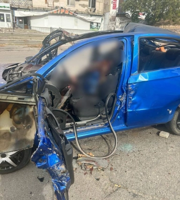 Окупанти скинули ударний дрон на цивільне авто у Бериславі: загинула жінка (ФОТО)