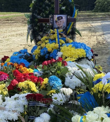 Мріяв одружитися: поховали десантника з Волині Ігоря Гребеня, який кілька днів не дожив до свого 23-річчя