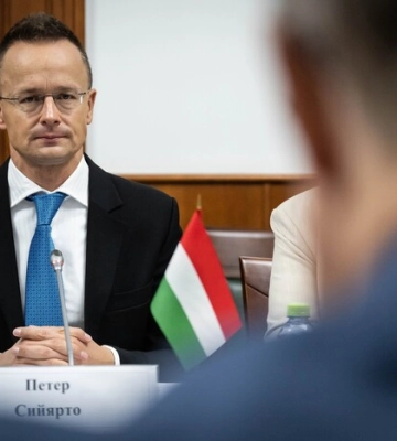 Глава МЗС Угорщини приїхав до Москви з проханням