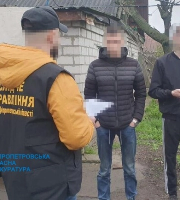 “Друг просить у борг”: на Дніпропетровщині діяла група шахраїв