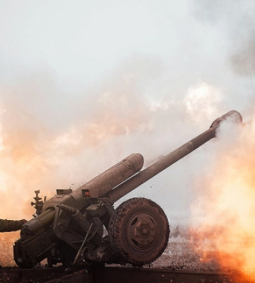 Внаслідок обстрілу передмістя Херсона поранені двоє людей