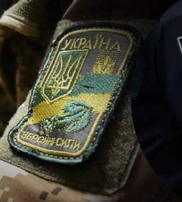 Бросалась стулом: женщина &quot;штурмовала&quot; ТЦК в Одессе, поскольку ее отца там якобы насильно держат